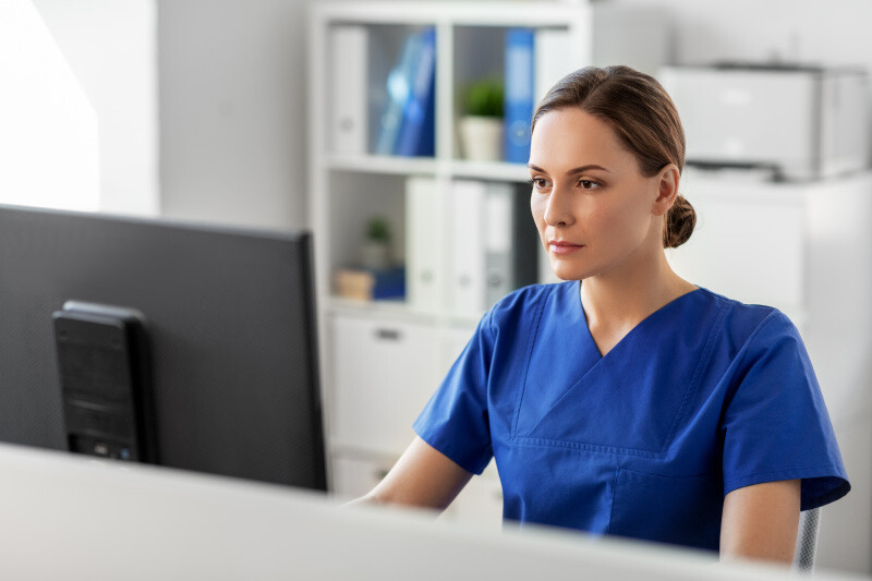 lgi-workforce-pro-automated-scheduling-female-behind-counter-module-3
