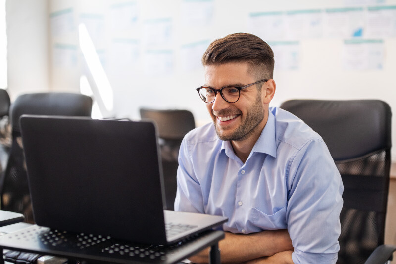 lgi-workforce-pro-payroll-male-computer-module-3