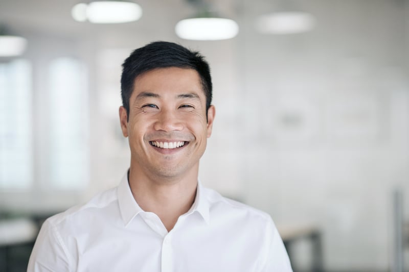 lgi-careers-asian-man-module