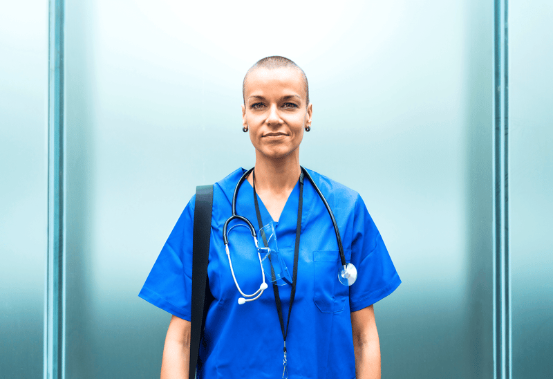 lgi-infirmière-corridor-debut-quart-travail